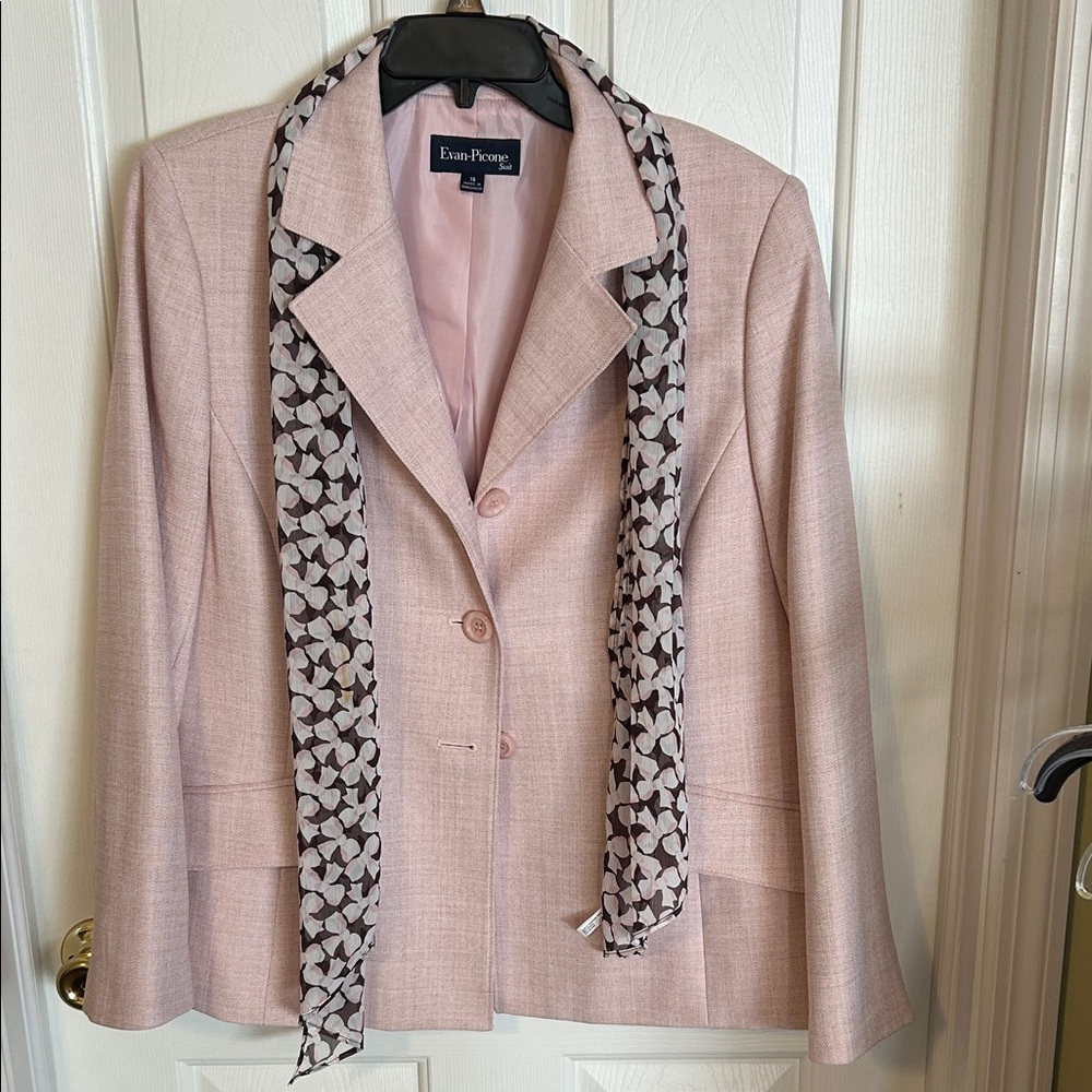 Evan Picone Blush Pink Women's Blazer with scarf. Size 16. Preowned. Good cond.
